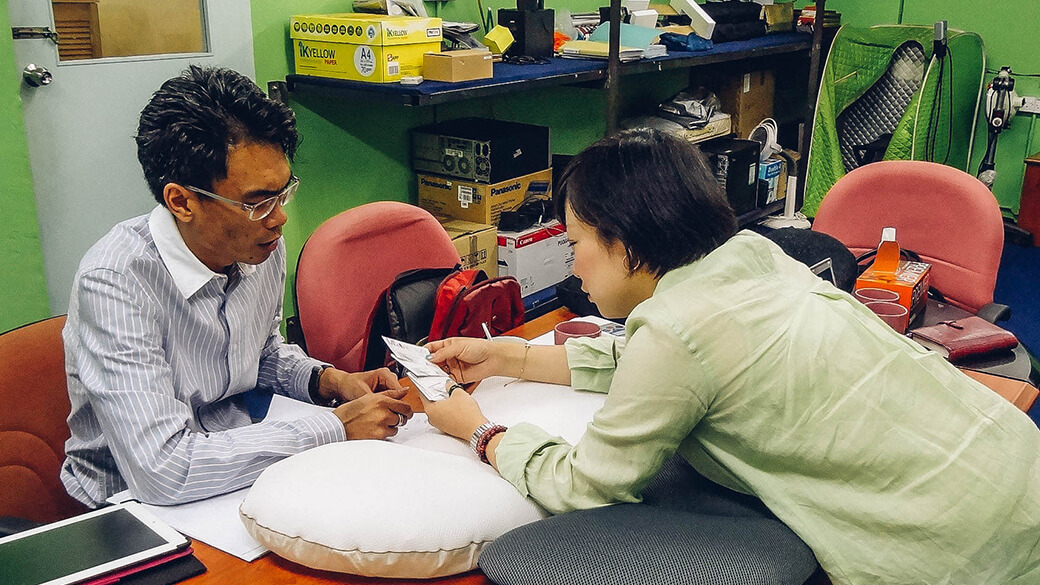 メッシュ素材 バタフライ型枕 黒色 メッシュ素材 バタフライ型枕 黒色